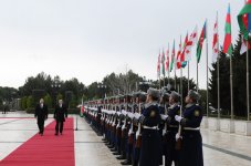 Georgian president officially welcomed to Azerbaijan (PHOTO)