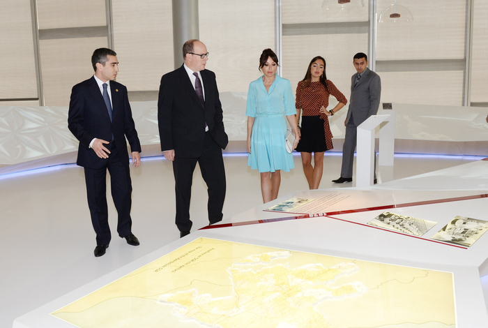 Azerbaijan`s First Lady meets Prince Albert II of Monaco (PHOTO)