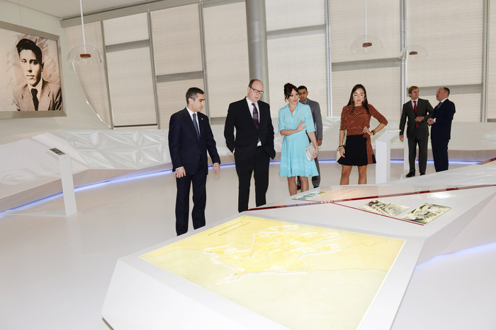Azerbaijan`s First Lady meets Prince Albert II of Monaco (PHOTO)
