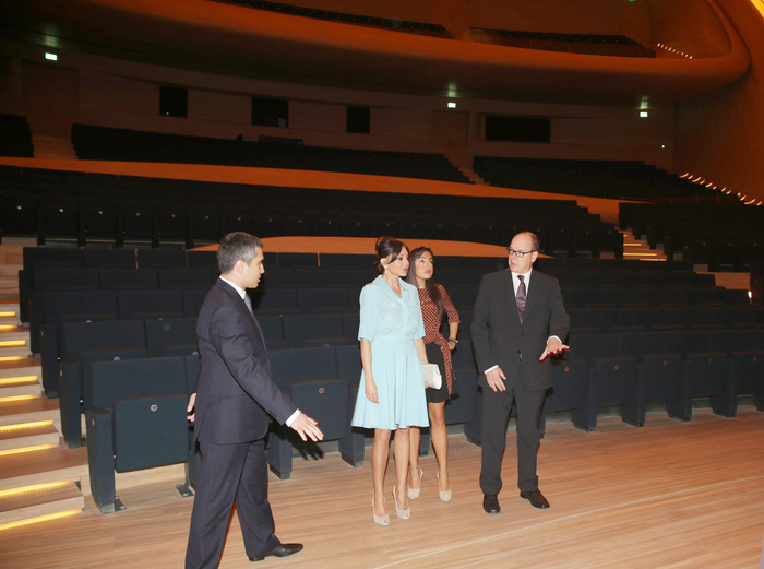 Azerbaijan`s First Lady meets Prince Albert II of Monaco (PHOTO)