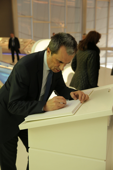 Bulgarian PM visits Heydar Aliyev Center in Baku (PHOTO)