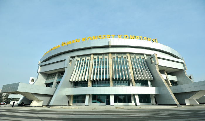 Azerbaijan president views Heydar Aliyev sports and concert complex repair project (PHOTO)