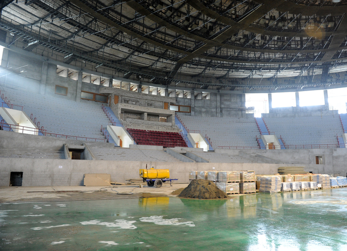 Azerbaijan president views Heydar Aliyev sports and concert complex repair project (PHOTO)