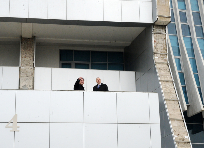 Azerbaijan president views Heydar Aliyev sports and concert complex repair project (PHOTO)