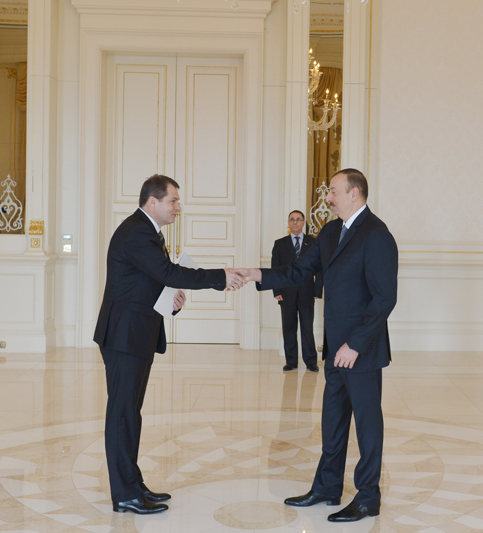 President Ilham Aliyev receives credentials of incoming Czech Ambassador