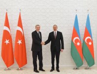 Baku hosts one-on-one meeting of Azerbaijani president and Turkish PM (PHOTO)