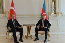 Baku hosts one-on-one meeting of Azerbaijani president and Turkish PM (PHOTO)