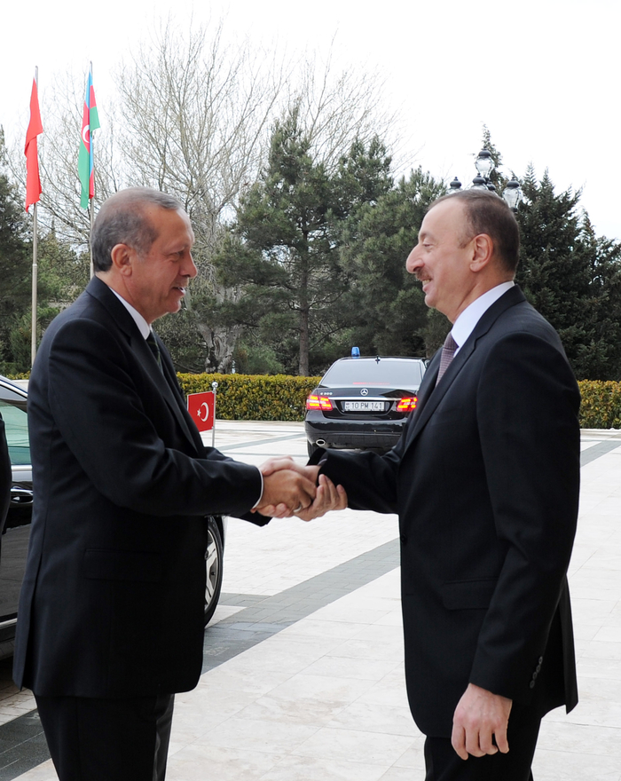 Baku hosts one-on-one meeting of Azerbaijani president and Turkish PM (PHOTO)