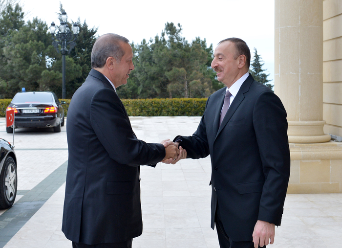 Baku hosts one-on-one meeting of Azerbaijani president and Turkish PM (PHOTO)