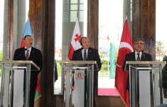 Ilham Aliyev: Azerbaijan-Georgia-Turkey trilateral format unique (PHOTO)