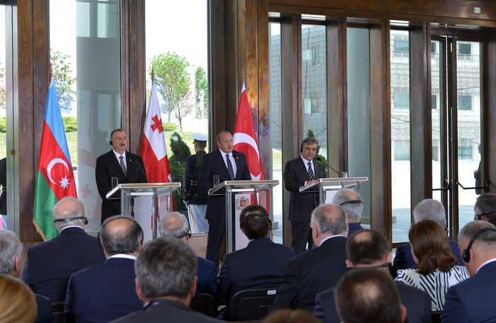 Ilham Aliyev: Azerbaijan-Georgia-Turkey trilateral format unique (PHOTO)