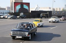 Vintage cars rally in Baku commemorates national leader Heydar Aliyev’s 91st anniversary