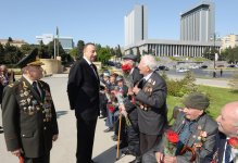 Azerbaijani president attends Victory Day ceremony in Baku (PHOTO)
