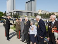 Azerbaijani president attends Victory Day ceremony in Baku (PHOTO)