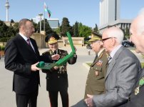 Azerbaijani president attends Victory Day ceremony in Baku (PHOTO)