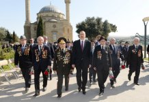 Azerbaijani president attends Victory Day ceremony in Baku (PHOTO)