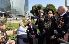 Azerbaijani president attends Victory Day ceremony in Baku (PHOTO)