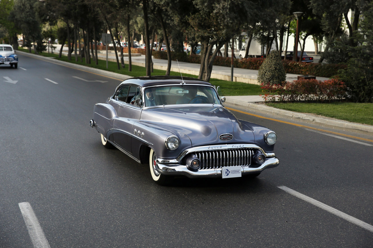 Vintage cars rally in Baku commemorates national leader Heydar Aliyev’s 91st anniversary
