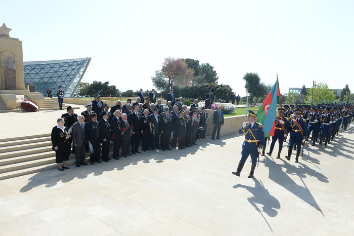 Azerbaijani president attends Victory Day ceremony in Baku (PHOTO)