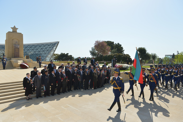 Azerbaijani president attends Victory Day ceremony in Baku (PHOTO)