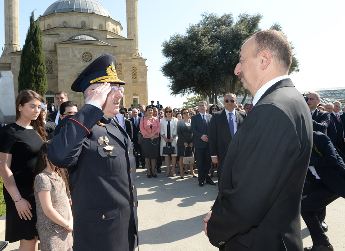 Azerbaijani president attends Victory Day ceremony in Baku (PHOTO)