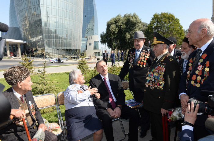 Azerbaijani president attends Victory Day ceremony in Baku (PHOTO)