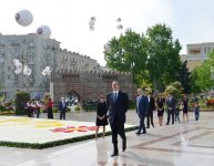 Azerbaijani president, his spouse attend Flower Festival in Baku (PHOTO)