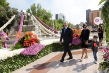 Azerbaijani president, his spouse attend Flower Festival in Baku (PHOTO)