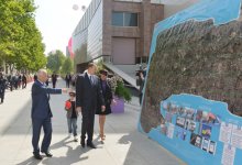 Azerbaijani president, his spouse attend Flower Festival in Baku (PHOTO)