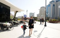 Azerbaijani president, his spouse attend Flower Festival in Baku (PHOTO)