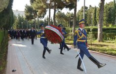 Ilham Aliyev, his spouse pay tribute to Azerbaijani national leader Heydar Aliyev (UPDATE)