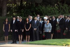 Ilham Aliyev, his spouse pay tribute to Azerbaijani national leader Heydar Aliyev (UPDATE)