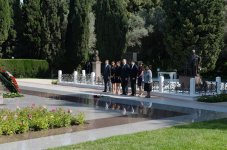 Ilham Aliyev, his spouse pay tribute to Azerbaijani national leader Heydar Aliyev (UPDATE)
