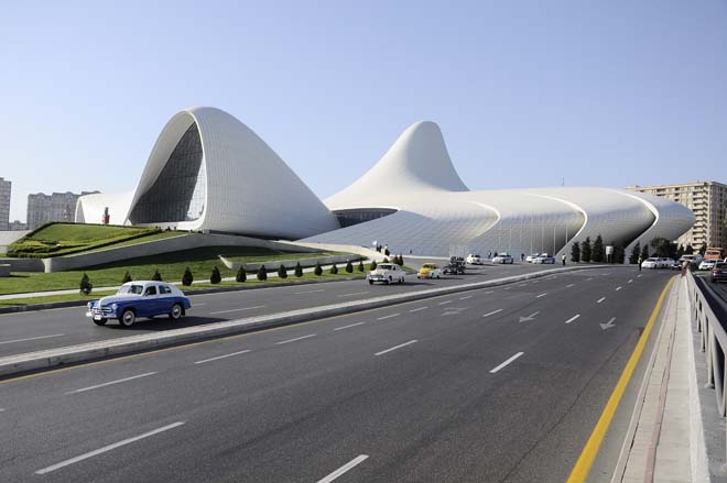 Vintage cars rally in Baku commemorates national leader Heydar Aliyev’s 91st anniversary