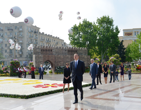 Azerbaijani president, his spouse attend Flower Festival in Baku (PHOTO)