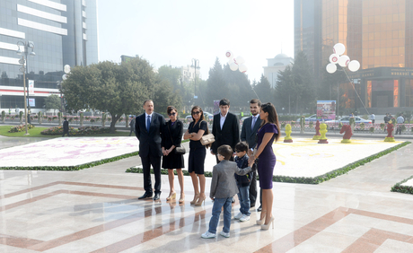 Azerbaijani president, his spouse attend Flower Festival in Baku (PHOTO)