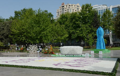 Azerbaijani president, his spouse attend Flower Festival in Baku (PHOTO)