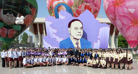 Azerbaijani president, his spouse attend Flower Festival in Baku (PHOTO)