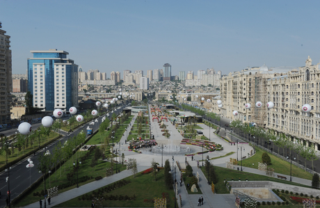 Azerbaijani president, his spouse attend Flower Festival in Baku (PHOTO)