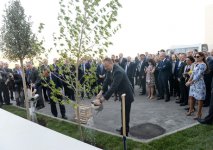 Ilham Aliyev, Francois Hollande, and First Lady Mehriban Aliyeva observe construction of French Lyceum in Baku