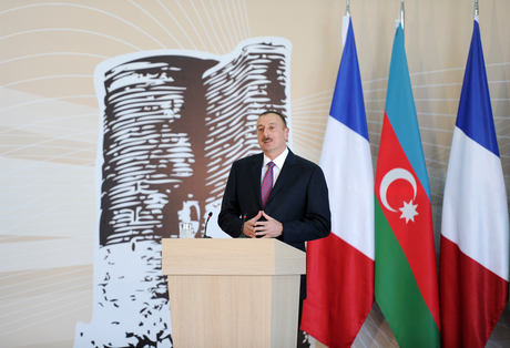 Ilham Aliyev, Francois Hollande, and First Lady Mehriban Aliyeva observe construction of French Lyceum in Baku