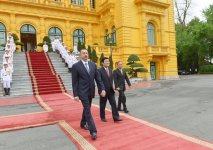 Vietnam hosts official welcoming ceremony for Azerbaijani President Ilham Aliyev (PHOTO)