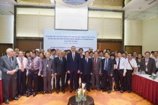 President Ilham Aliyev met in Hanoi with Vietnamese students educated in Azerbaijan