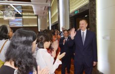 President Ilham Aliyev met in Hanoi with Vietnamese students educated in Azerbaijan