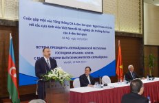 President Ilham Aliyev met in Hanoi with Vietnamese students educated in Azerbaijan