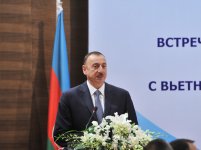 President Ilham Aliyev met in Hanoi with Vietnamese students educated in Azerbaijan