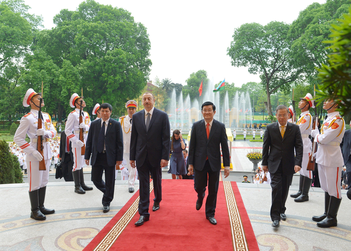 Vietnam hosts official welcoming ceremony for Azerbaijani President Ilham Aliyev (PHOTO)