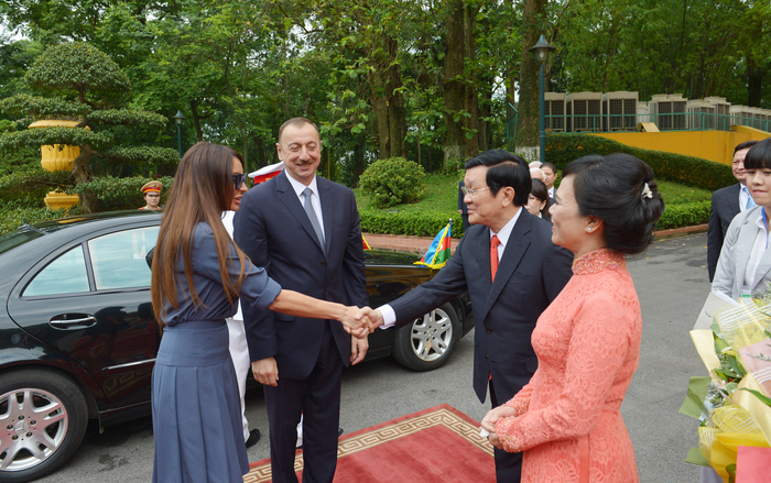 Vietnam hosts official welcoming ceremony for Azerbaijani President Ilham Aliyev (PHOTO)