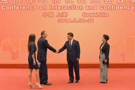 President Ilham Aliyev attended a reception in honor of heads of state and government in Shanghai (PHOTO)