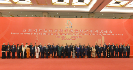President Ilham Aliyev attended a reception in honor of heads of state and government in Shanghai (PHOTO)